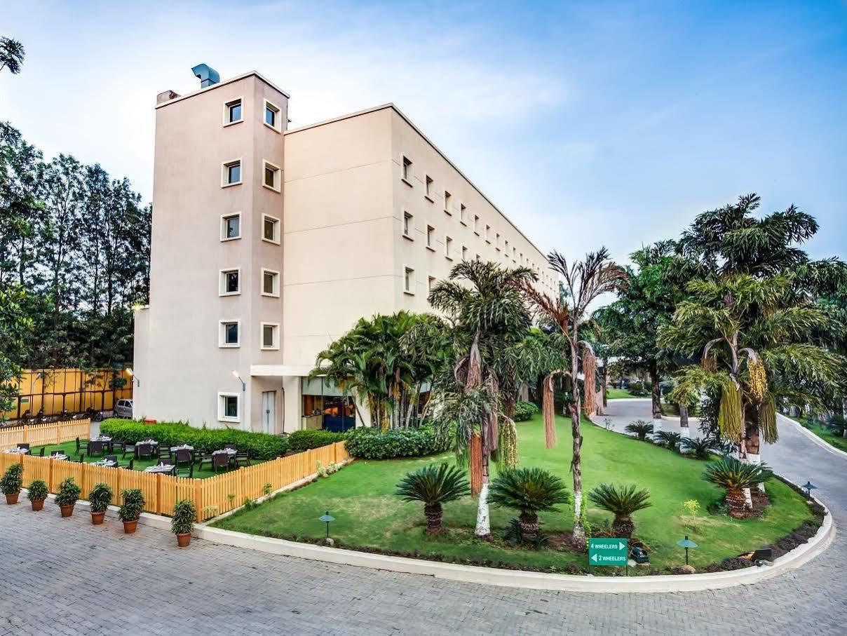 Radha Hometel Bangalore Exteriör bild